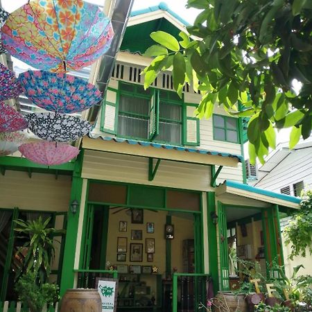 Baan Tepa Boutique House Bed and Breakfast Μπανγκόκ Εξωτερικό φωτογραφία
