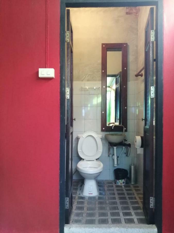 Baan Tepa Boutique House Bed and Breakfast Μπανγκόκ Εξωτερικό φωτογραφία